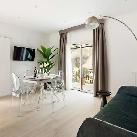 Yourhome - Aranci Prestige アパート